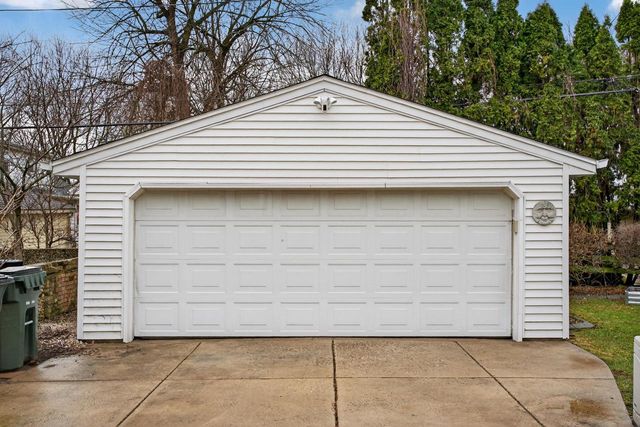 2347 N 85th STREET, Wauwatosa, WI 53226