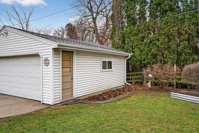 2347 N 85th STREET, Wauwatosa, WI 53226