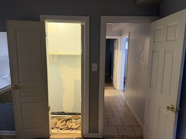 1044 W Marquette Road, Chicago, IL 60621