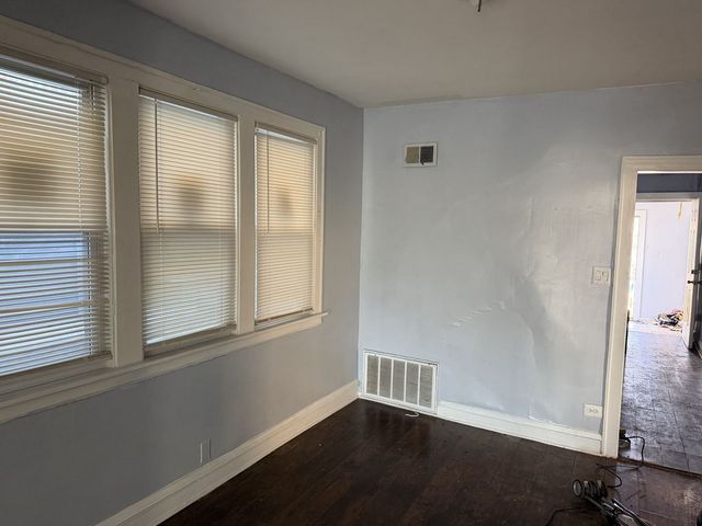 1044 W Marquette Road, Chicago, IL 60621