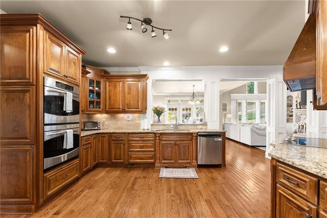 6078 Green Tree Lane, Gainesville, GA 30506