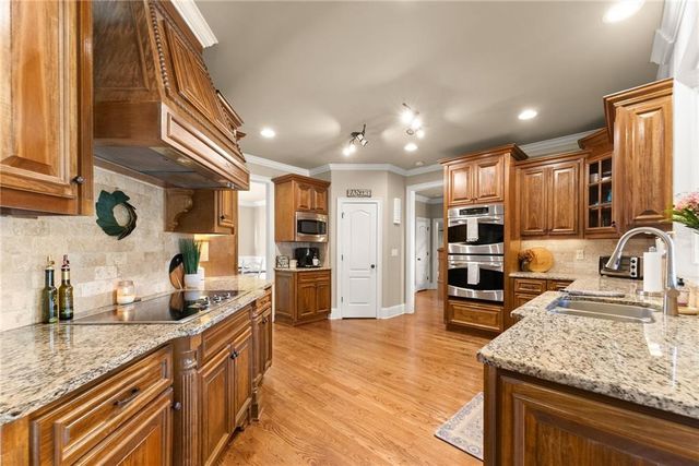 6078 Green Tree Lane, Gainesville, GA 30506