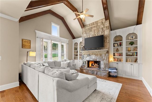 6078 Green Tree Lane, Gainesville, GA 30506