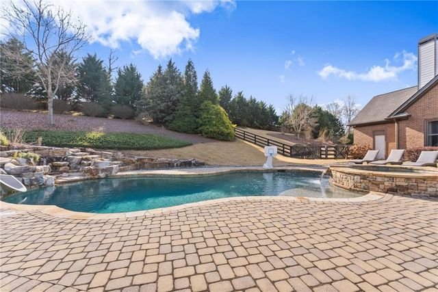 6078 Green Tree Lane, Gainesville, GA 30506