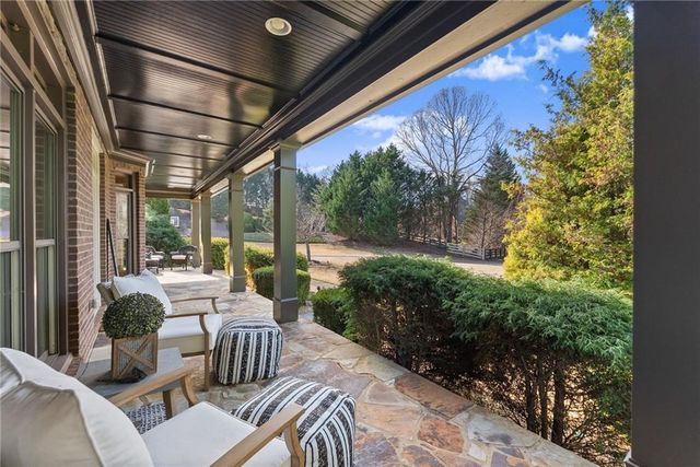 6078 Green Tree Lane, Gainesville, GA 30506