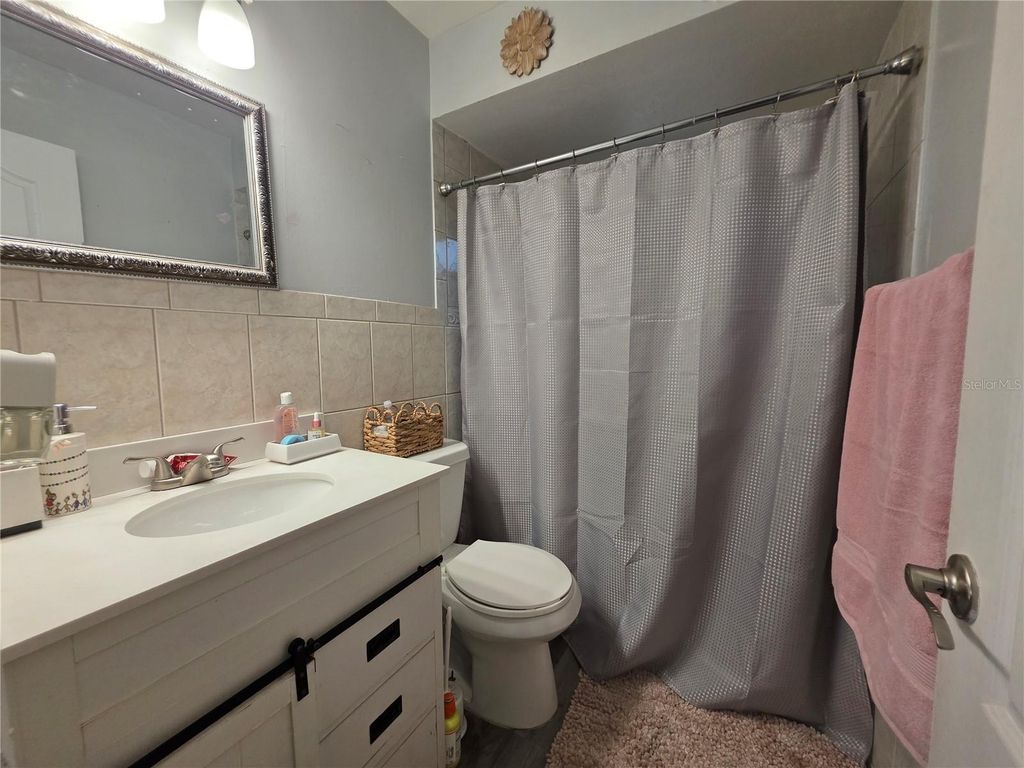 Image 12 of property listing at 5662 MARVELL AVENUE, Orlando, FL 32839