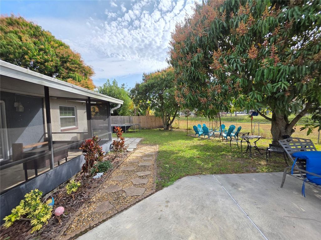 Image 14 of property listing at 5662 MARVELL AVENUE, Orlando, FL 32839