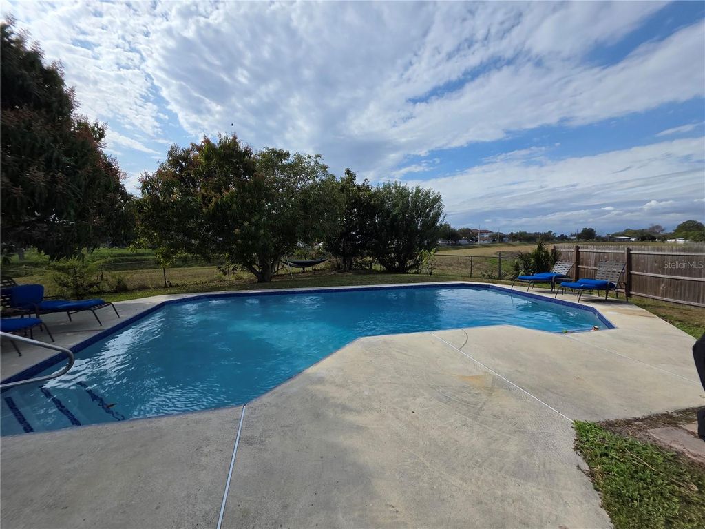 Image 16 of property listing at 5662 MARVELL AVENUE, Orlando, FL 32839