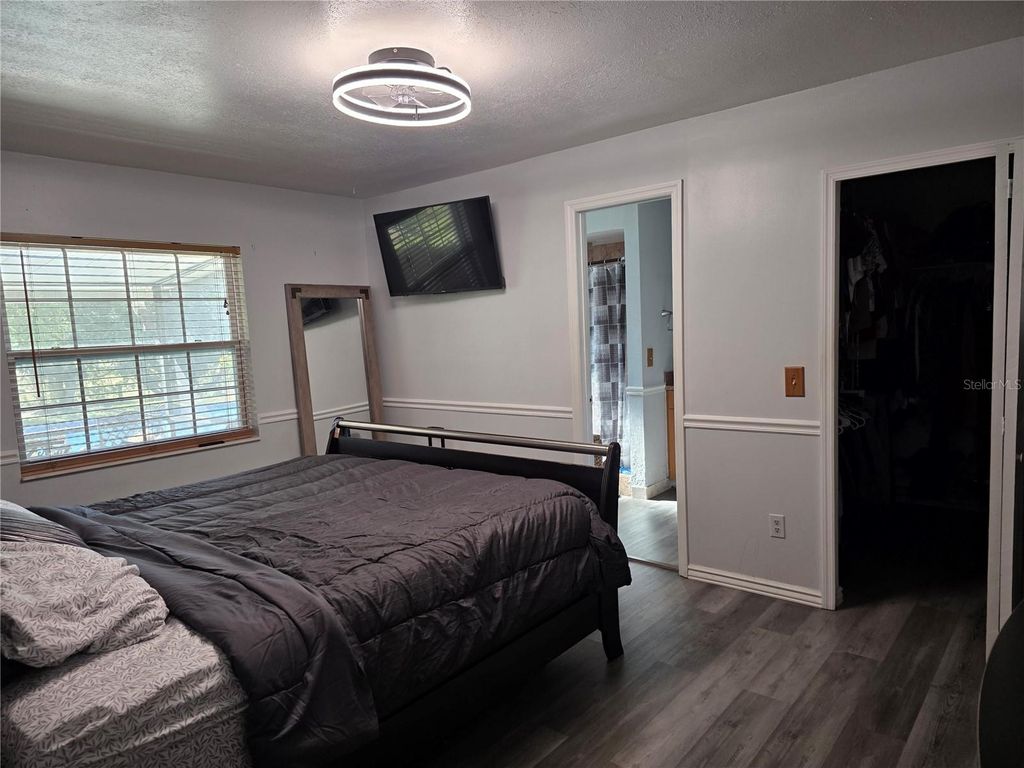 Image 6 of property listing at 5662 MARVELL AVENUE, Orlando, FL 32839