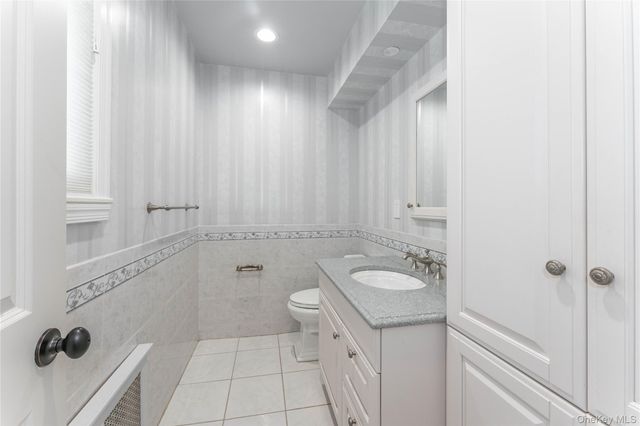 486 Oxford Road, Cedarhurst, NY 11516