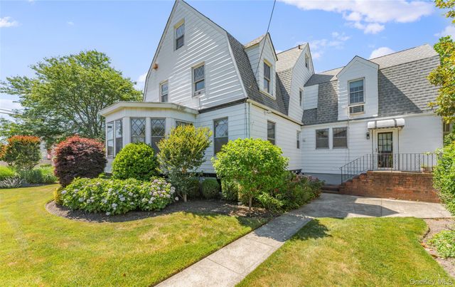 486 Oxford Road, Cedarhurst, NY 11516