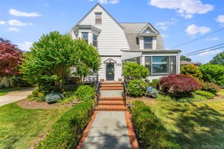 486 Oxford Road, Cedarhurst, NY 11516