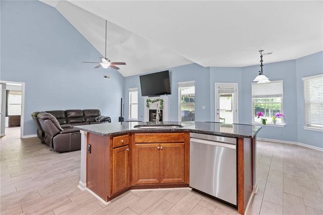 84 Blossom Lane, Newnan, GA 30263