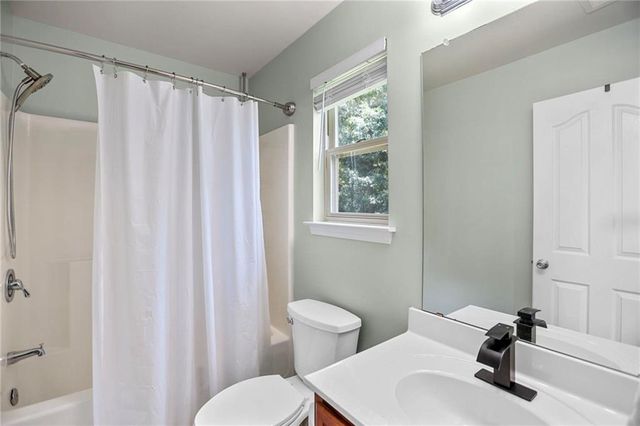 84 Blossom Lane, Newnan, GA 30263