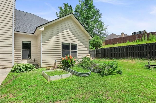 84 Blossom Lane, Newnan, GA 30263