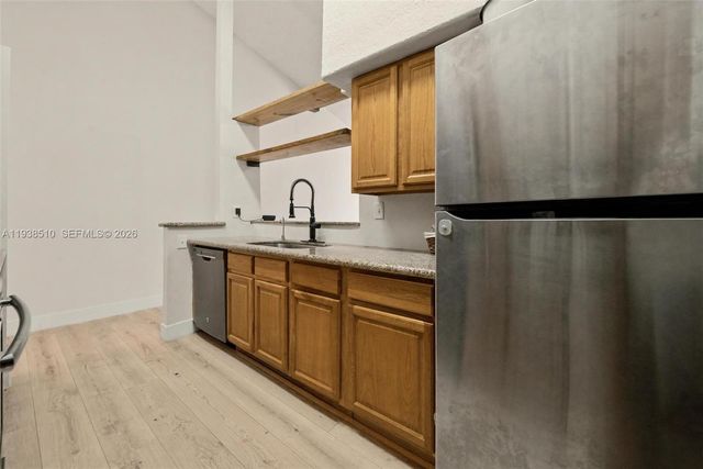 2350 Pecan Ct, Pembroke Pines, FL 33026