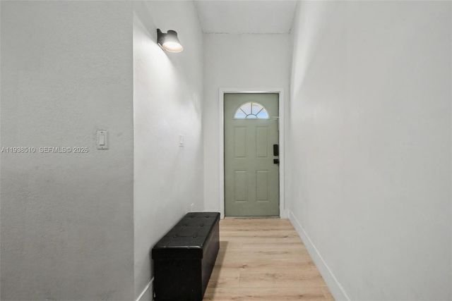 2350 Pecan Ct, Pembroke Pines, FL 33026