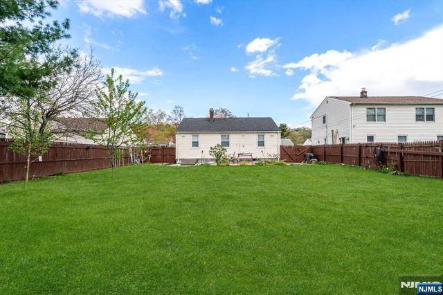 1434 Madison Place, Pompton Lakes, NJ 07442