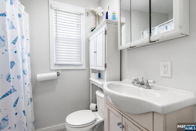 1434 Madison Place, Pompton Lakes, NJ 07442