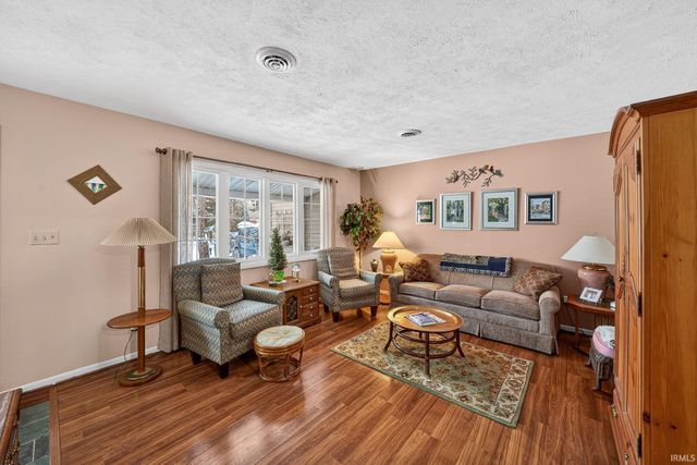 52150 Tammy Drive, Granger, IN 46530