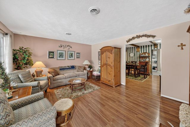 52150 Tammy Drive, Granger, IN 46530