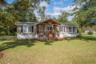 804 Dog Bluff Rd., Galivants Ferry, SC 29544