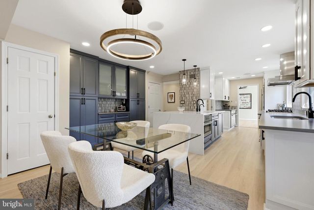 10300 CROWN POINT CT, Potomac, MD 20854