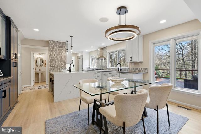 10300 CROWN POINT CT, Potomac, MD 20854