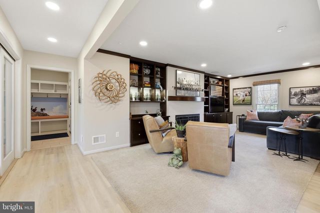 10300 CROWN POINT CT, Potomac, MD 20854