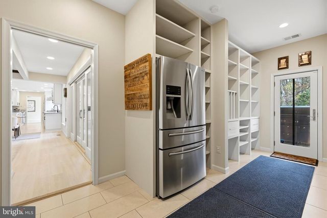 10300 CROWN POINT CT, Potomac, MD 20854