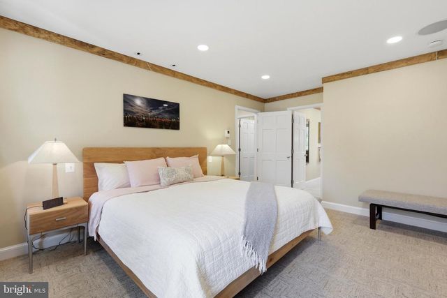 10300 CROWN POINT CT, Potomac, MD 20854