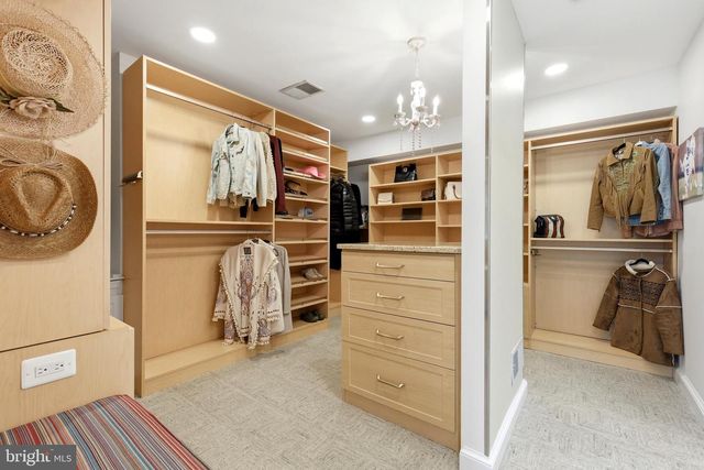 10300 CROWN POINT CT, Potomac, MD 20854