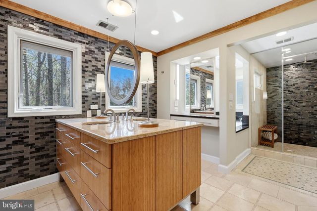 10300 CROWN POINT CT, Potomac, MD 20854