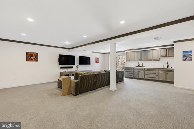 10300 CROWN POINT CT, Potomac, MD 20854