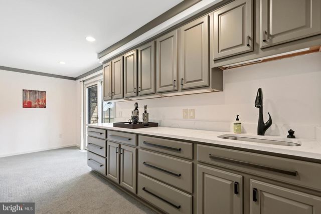 10300 CROWN POINT CT, Potomac, MD 20854