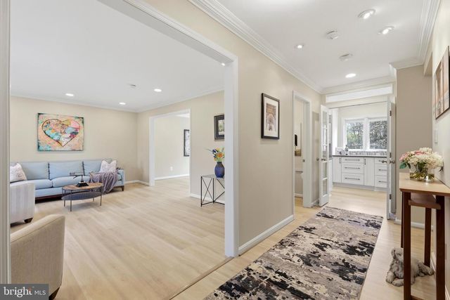 10300 CROWN POINT CT, Potomac, MD 20854