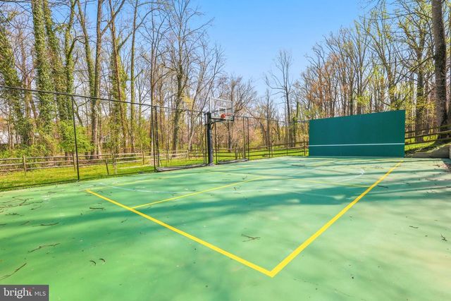 10300 CROWN POINT CT, Potomac, MD 20854