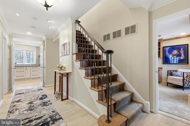 10300 CROWN POINT CT, Potomac, MD 20854