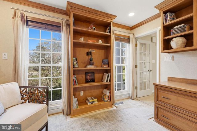 10300 CROWN POINT CT, Potomac, MD 20854