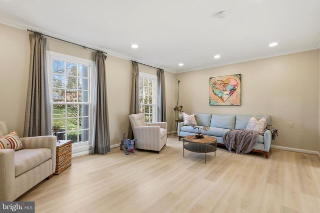 10300 CROWN POINT CT, Potomac, MD 20854