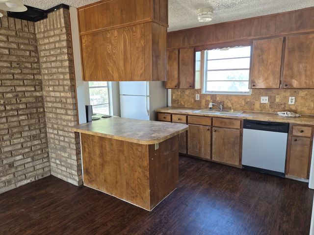 802 N Bishop St, San Angelo, TX 76901