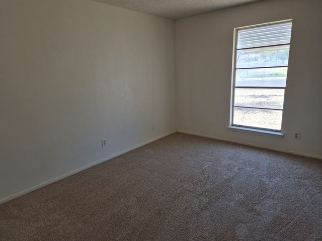 802 N Bishop St, San Angelo, TX 76901