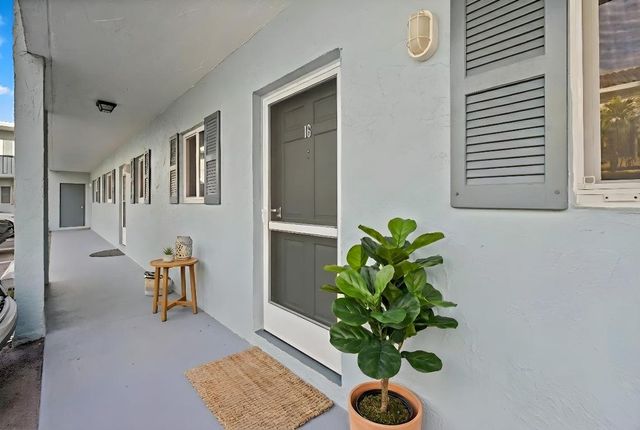 1430 S Lakeside Drive 16, Lake Worth Beach, FL 33460