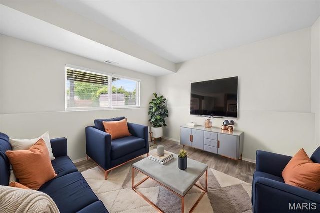 14459 Williamsburg Manor Drive, Florissant, MO 63034