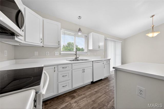 14459 Williamsburg Manor Drive, Florissant, MO 63034
