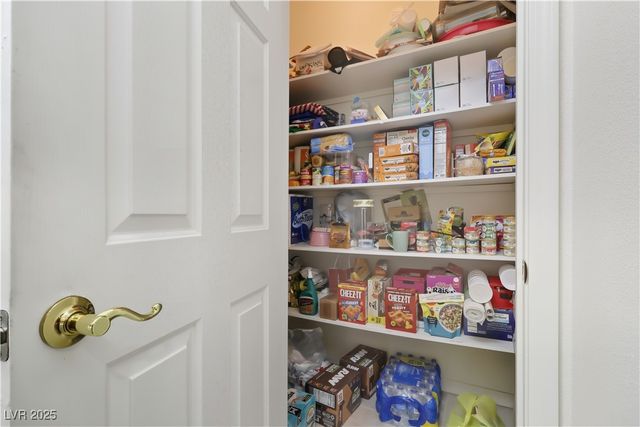 2364 Cottage Ridge Avenue, Laughlin, NV 89029