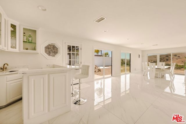 5703 Parkmor Road, Calabasas, CA 91302