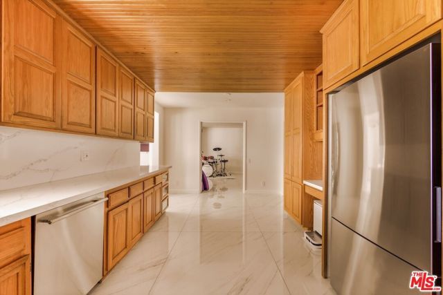 5703 Parkmor Road, Calabasas, CA 91302