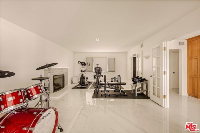 5703 Parkmor Road, Calabasas, CA 91302