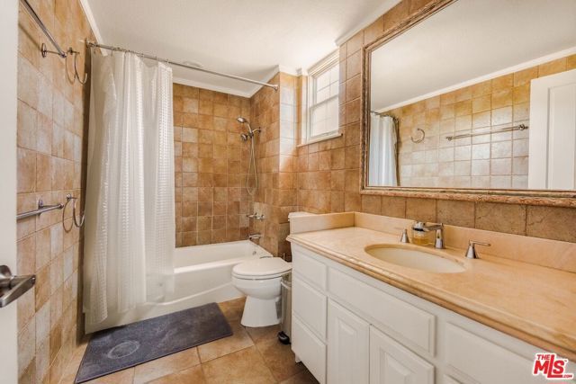 5703 Parkmor Road, Calabasas, CA 91302